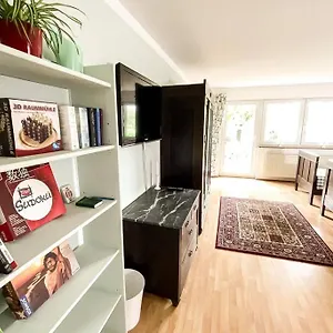 Apartment Am Auensee Mit Großer Terrasse, Grill Und Privat-parkplatz, Leipzig